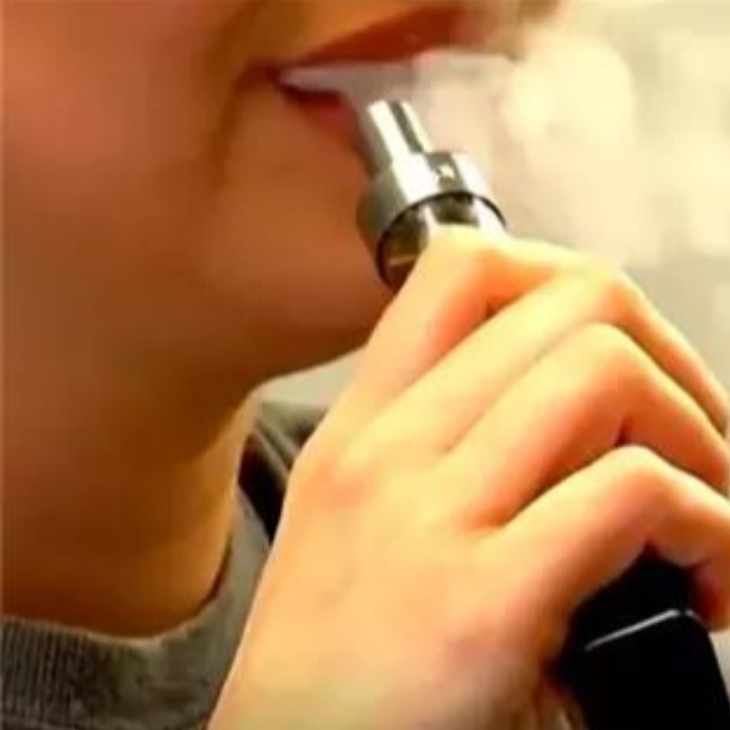 في أستراليا ، السجائر الالكترونية التي تحتوي على النيكوتين هو تقنين ، ولكن فقط يمكن شراؤها في الصيدليات